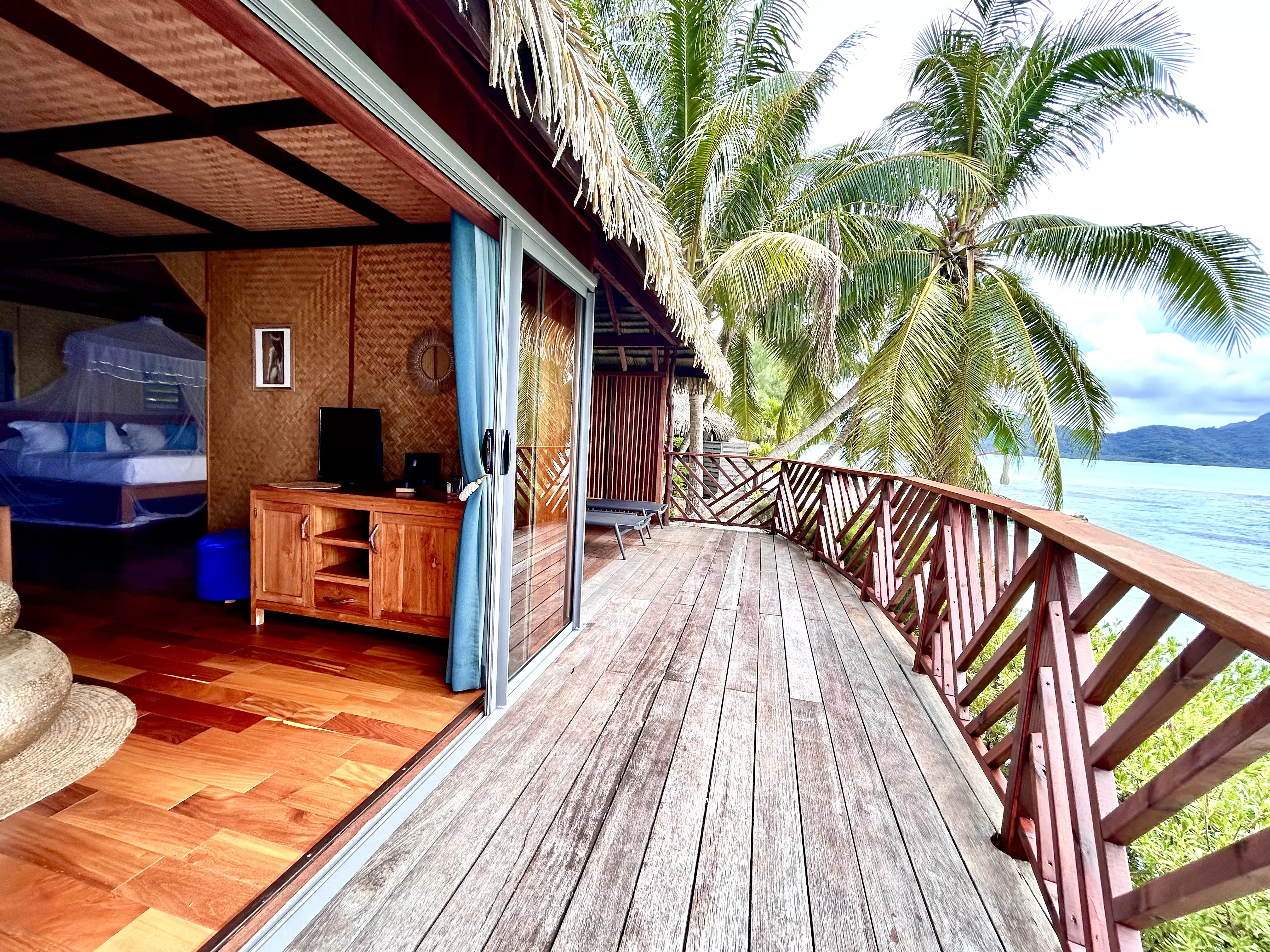 Luxury room at Hotel EDEN Taha'a private island